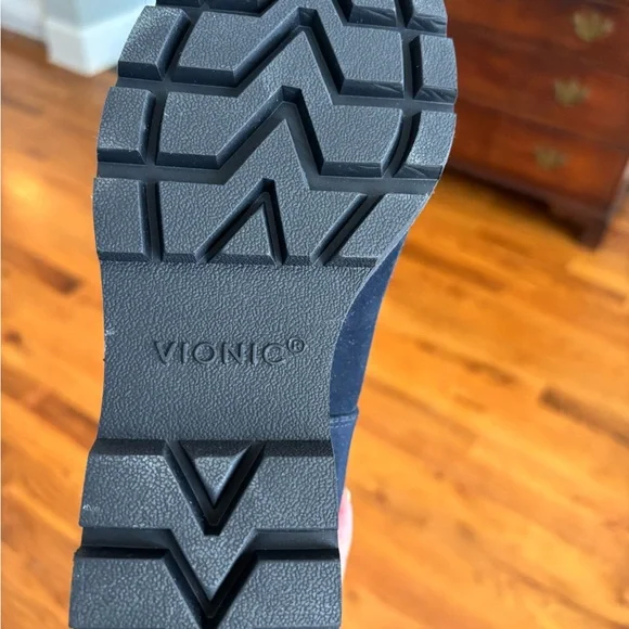Vionic Willa Navy Blue suede wedge Size 8. - Picture 5 of 7